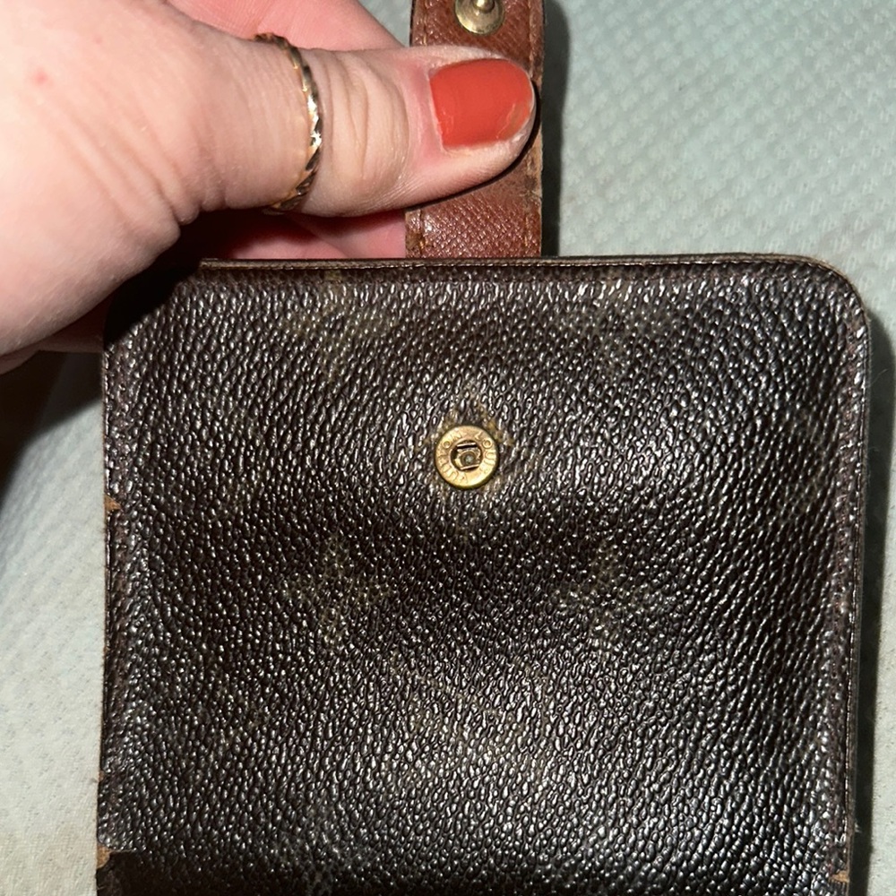 Louis Vuitton Monogram Wallet has a little wear on Corner good condition cute 🥰 - Picture 11 of 16
